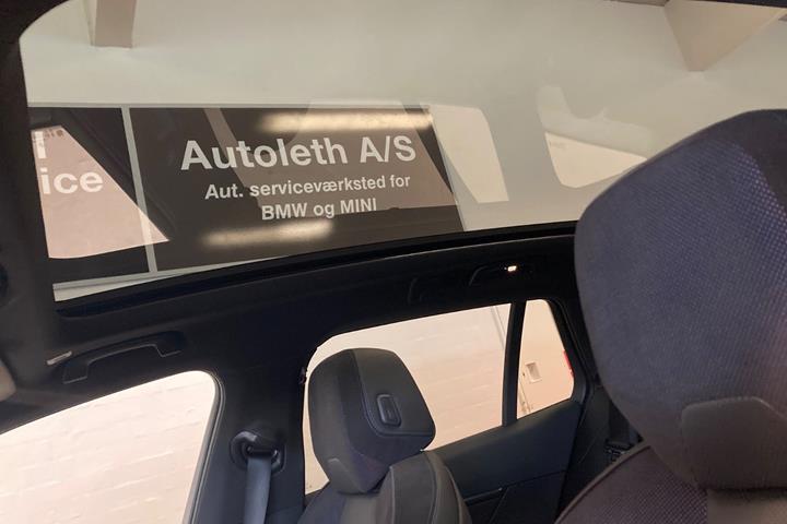Sort BMW i5 fra 2025