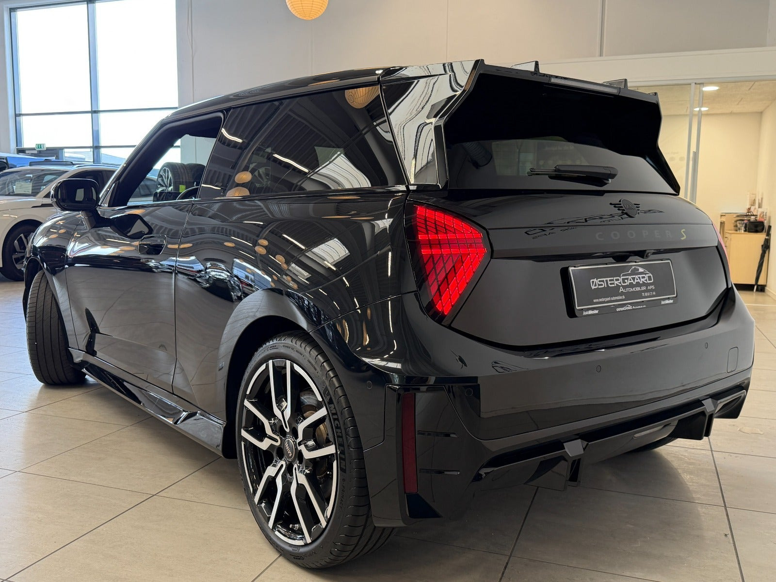 Sort Mini Cooper SE fra 2025