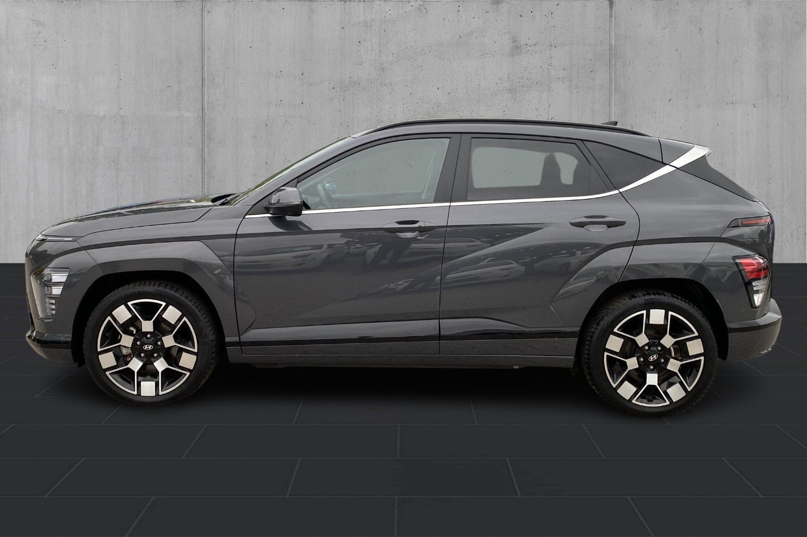 Grå Hyundai Kona fra 2024