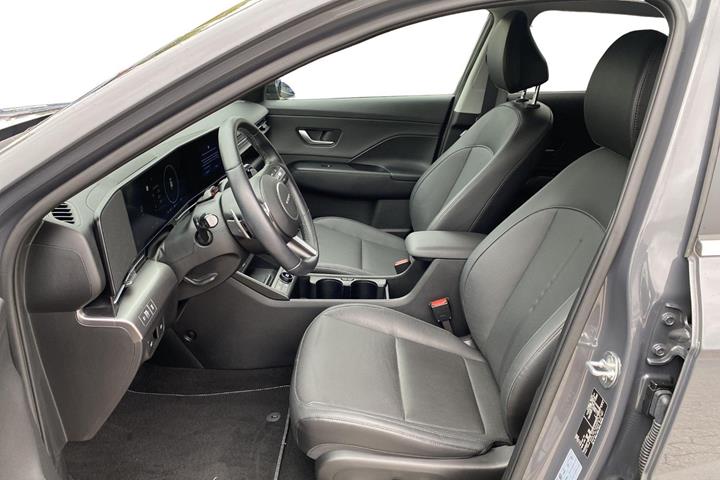 Grå Hyundai Kona fra 2024