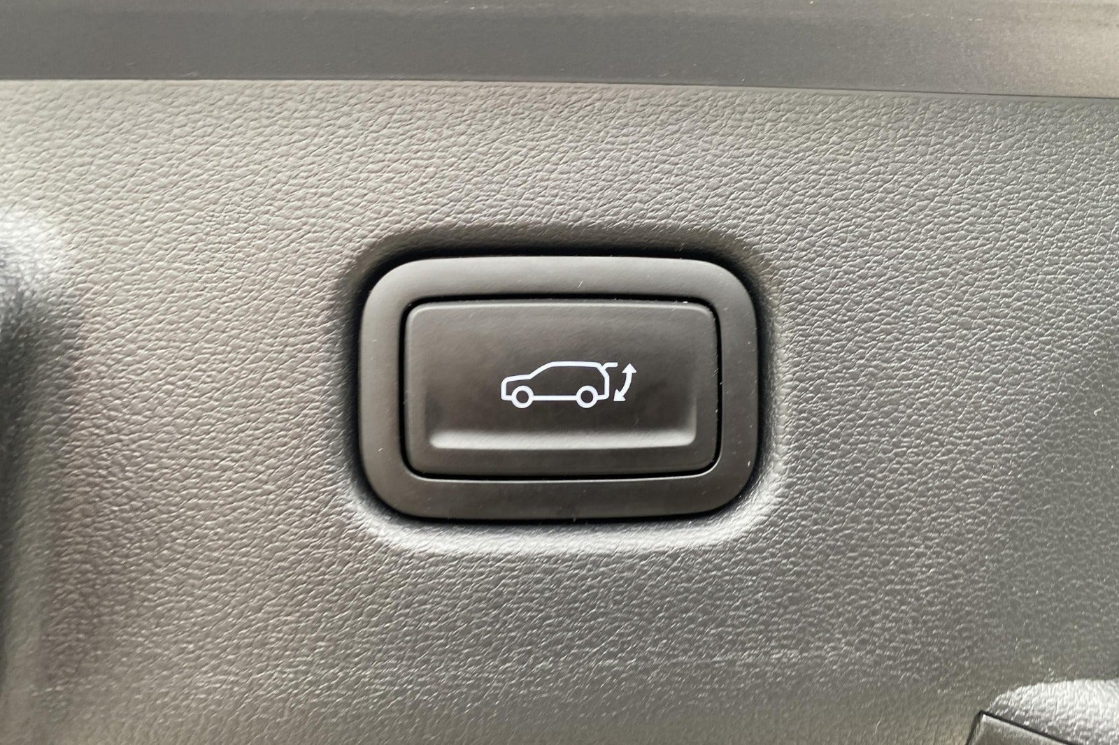 Grå Hyundai Kona fra 2024