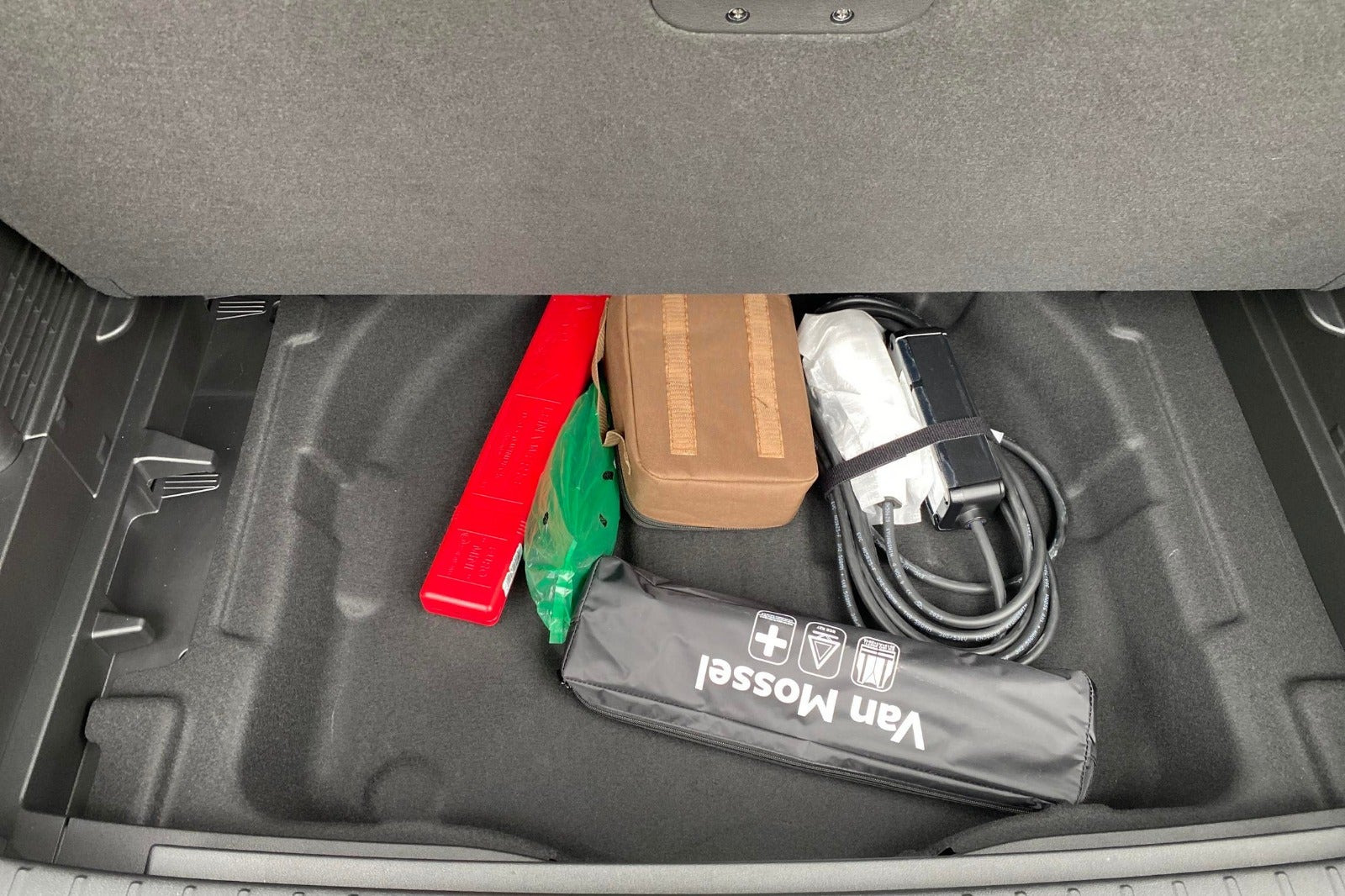 Grå Hyundai Kona fra 2024