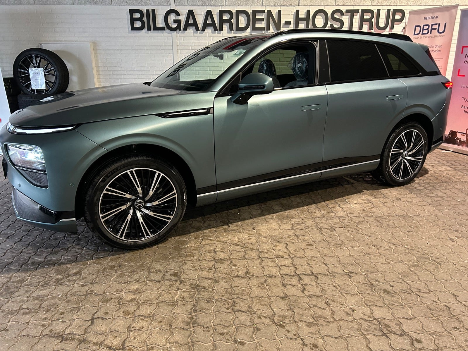 Grøn Xpeng G9 fra 2026
