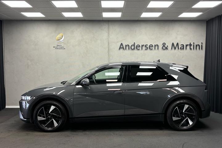 Grå Hyundai Ioniq 5 fra 2025