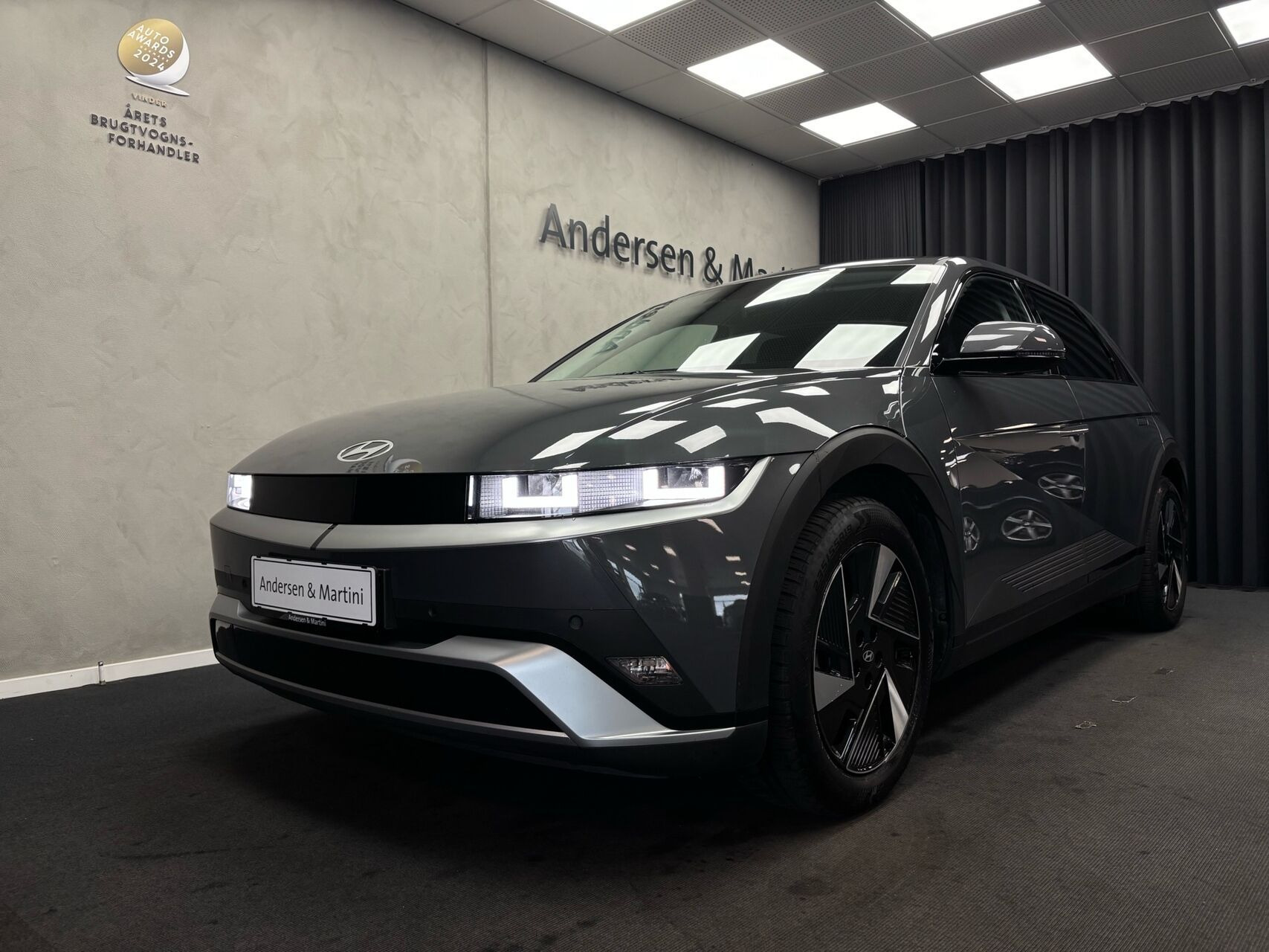 Grå Hyundai Ioniq 5 fra 2025