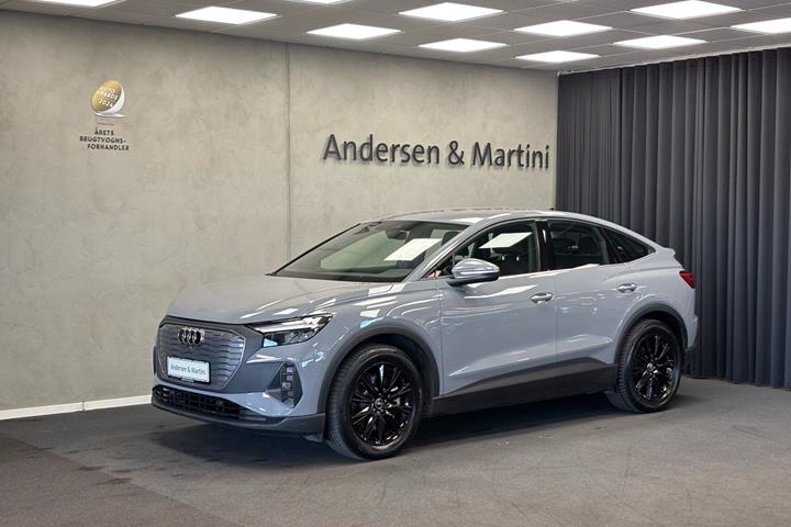 Grå Audi Q4 fra 2024