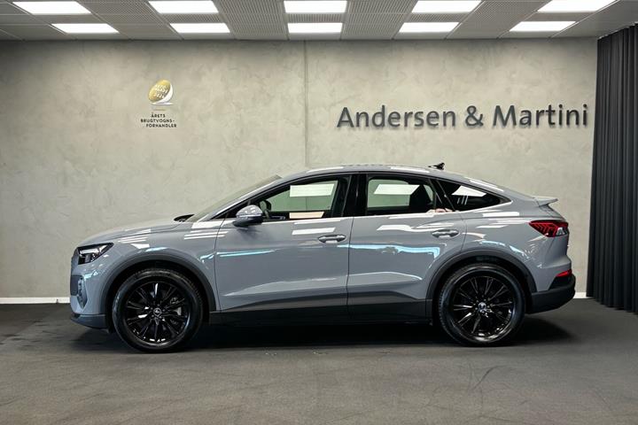 Grå Audi Q4 fra 2024