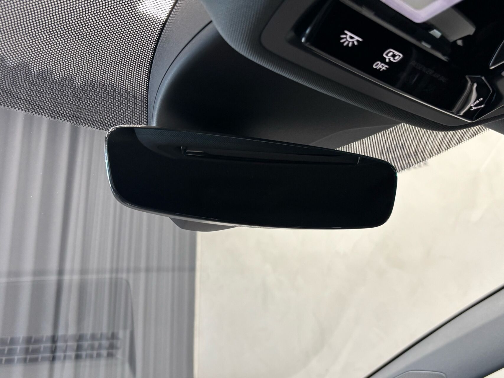 Grå Audi Q4 fra 2024