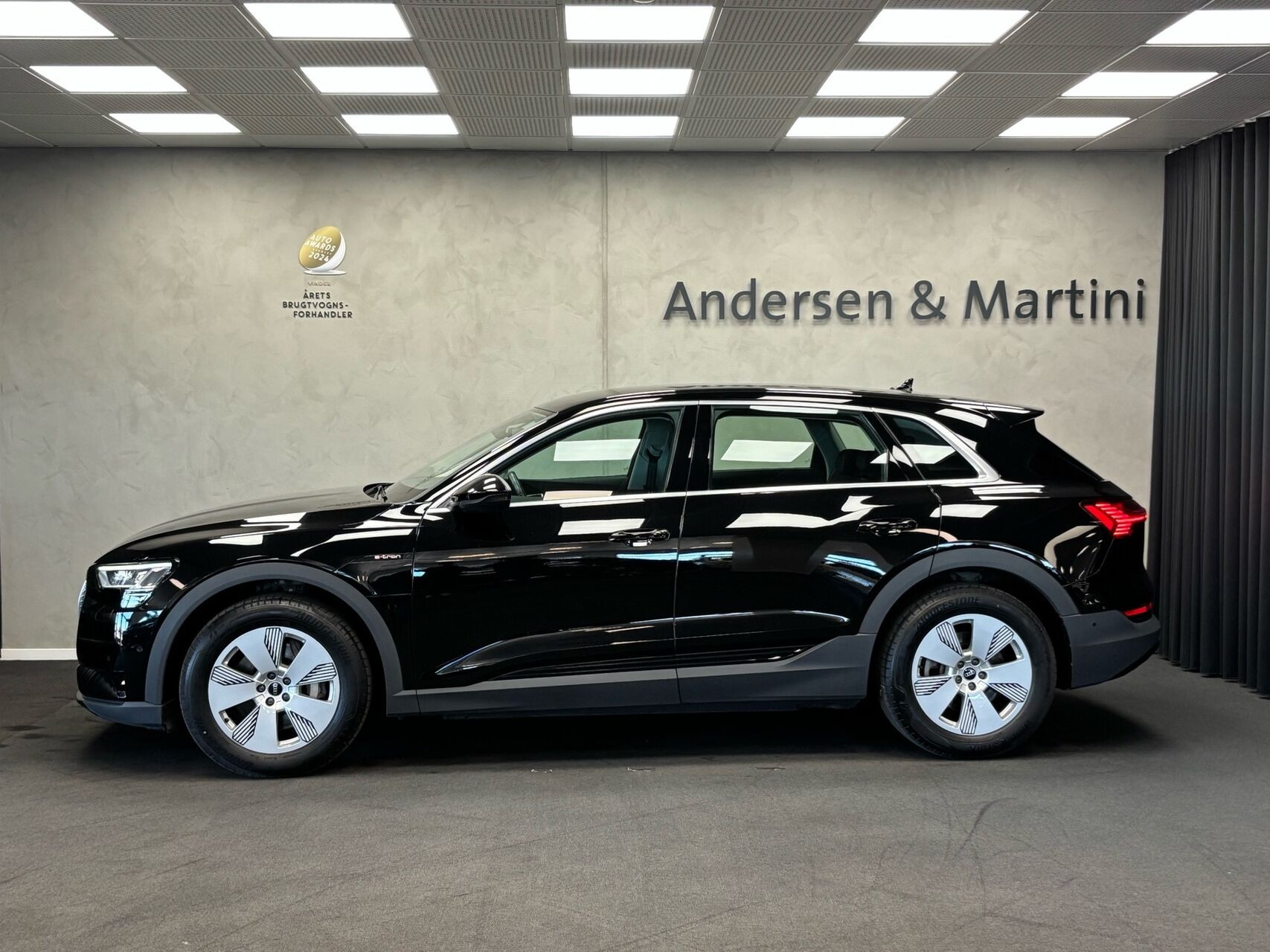 Sort Audi e-tron fra 2022