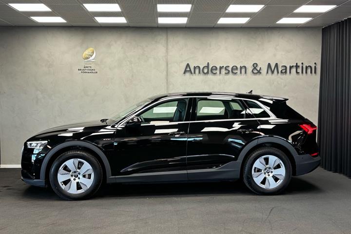 Sort Audi e-tron fra 2022