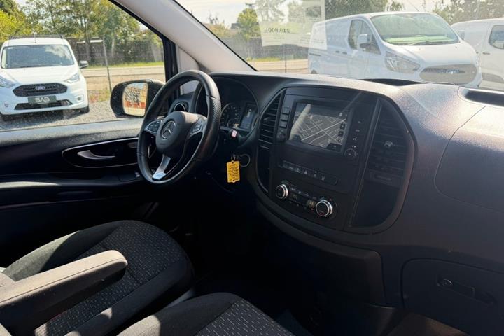 Sort Mercedes Vito 119 fra 2021