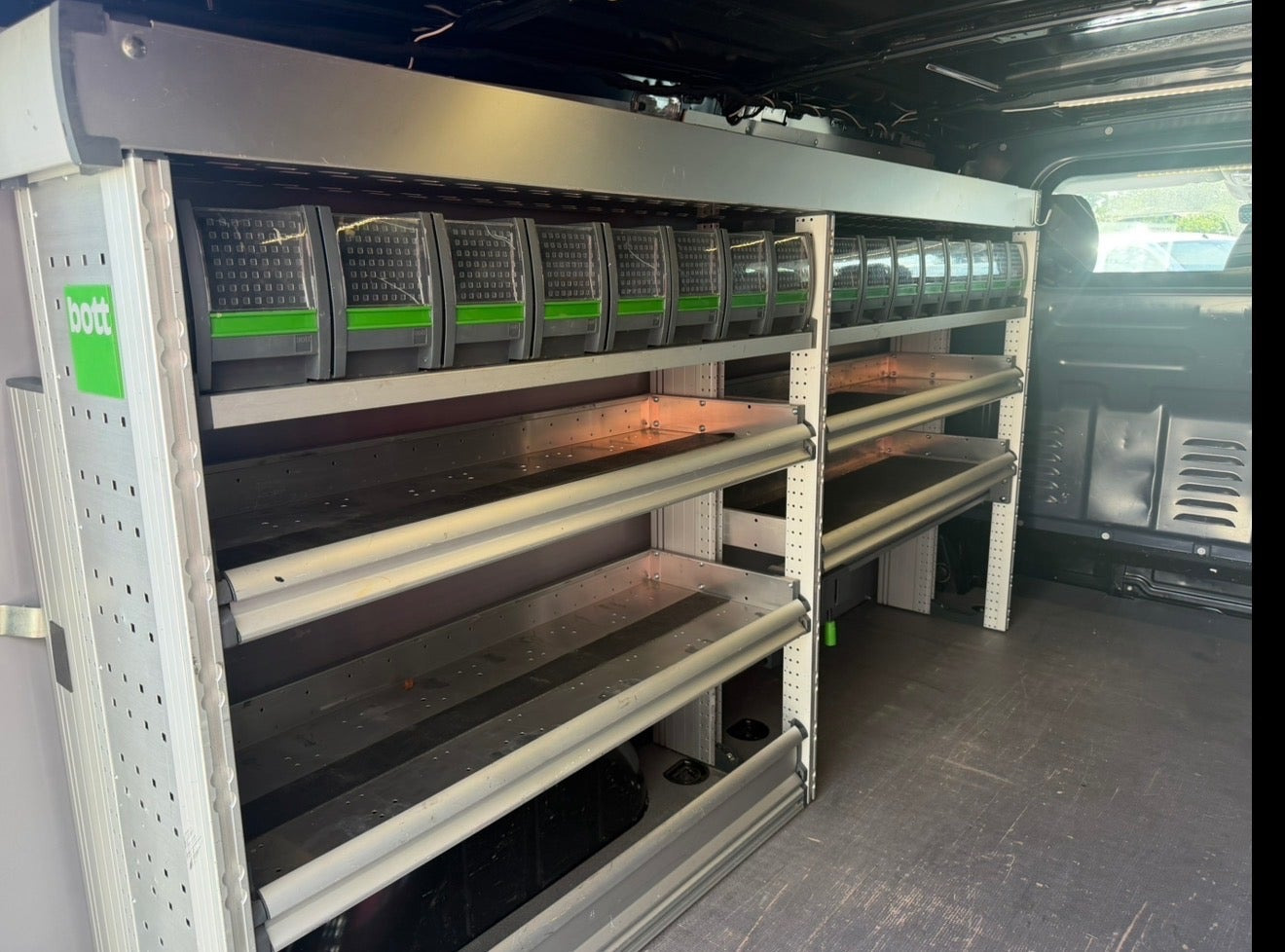 Sort Mercedes Vito 119 fra 2021