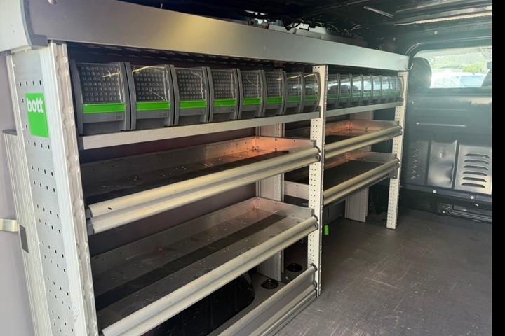 Sort Mercedes Vito 119 fra 2021
