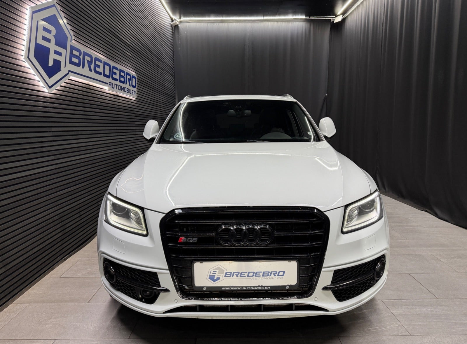 Hvid Audi SQ5 fra 2014