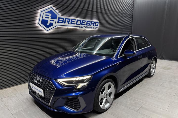 Blå Audi A3 fra 2021