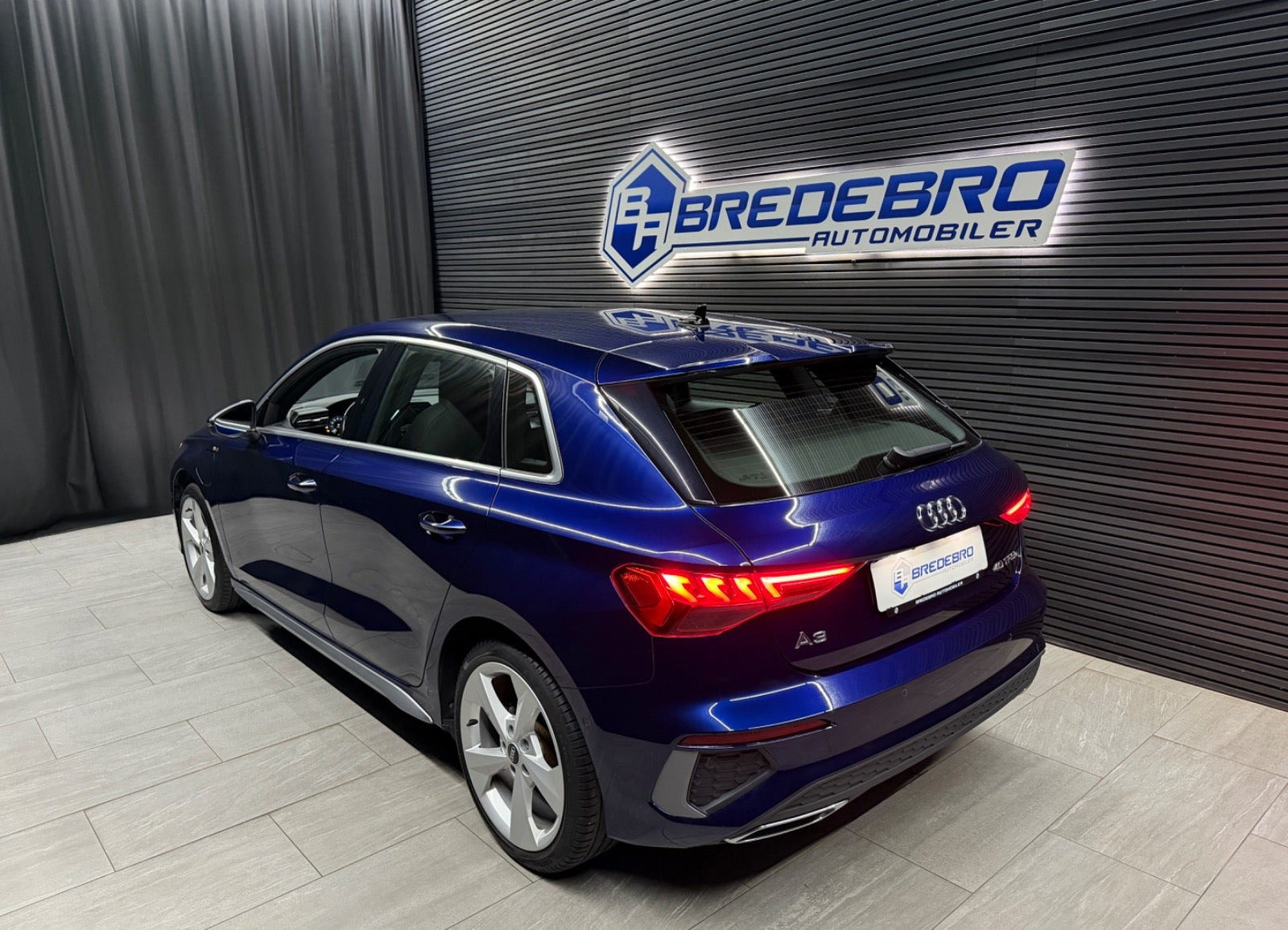 Blå Audi A3 fra 2021