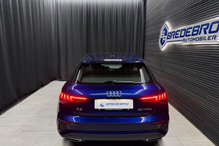 Blå Audi A3 fra 2021
