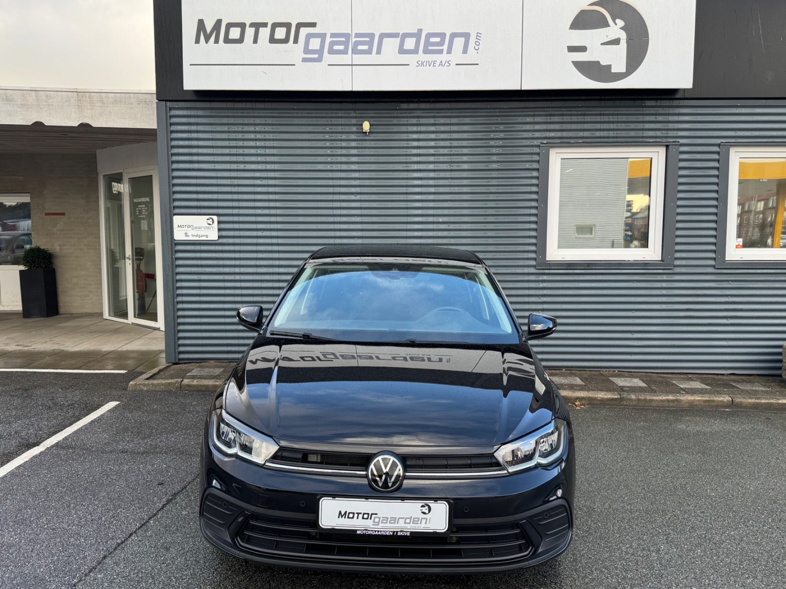 Sort VW Polo fra 2023