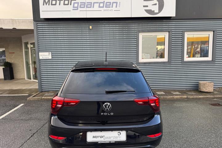 Sort VW Polo fra 2023