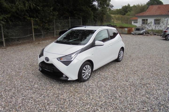 Hvid Toyota Aygo fra 2021