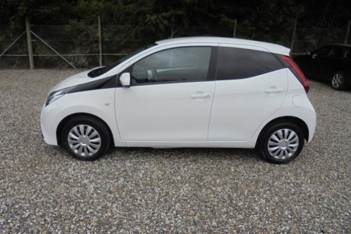 Hvid Toyota Aygo fra 2021
