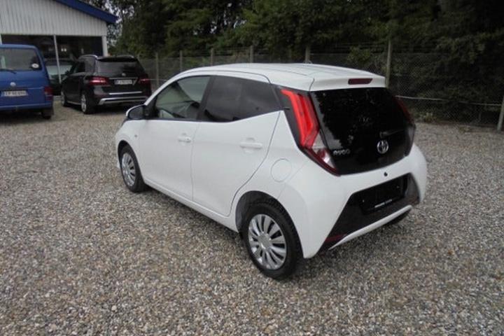Hvid Toyota Aygo fra 2021