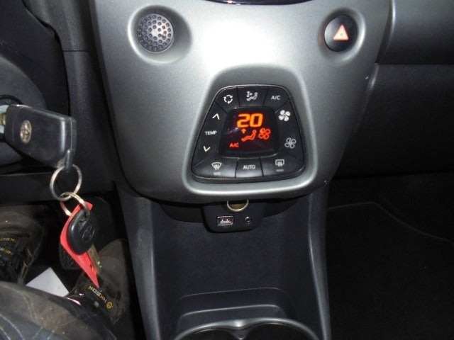 Hvid Toyota Aygo fra 2021