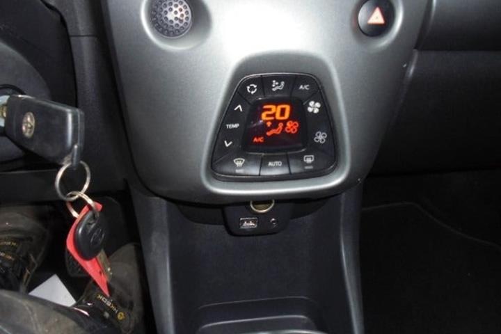 Hvid Toyota Aygo fra 2021