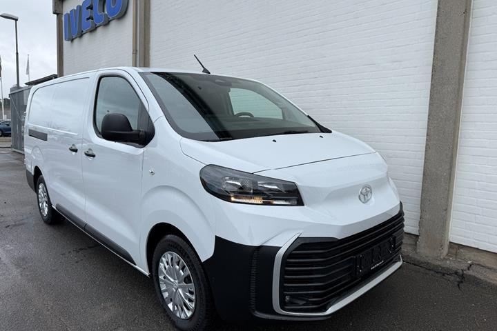 Hvid Toyota ProAce fra 2026