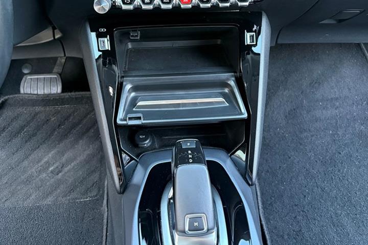 undefined Peugeot 2008 fra 2020