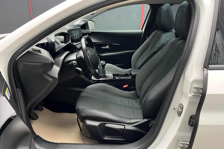 Hvid Peugeot 208 fra 2021