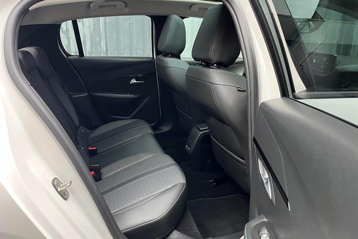 Hvid Peugeot 208 fra 2021