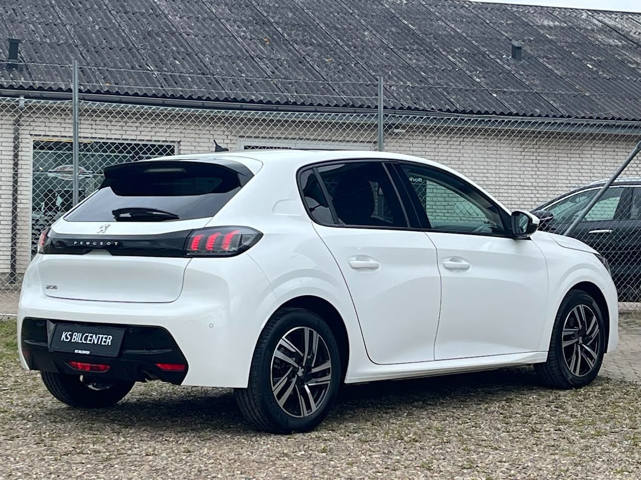Hvid Peugeot 208 fra 2021