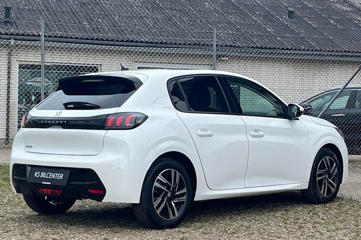 Hvid Peugeot 208 fra 2021