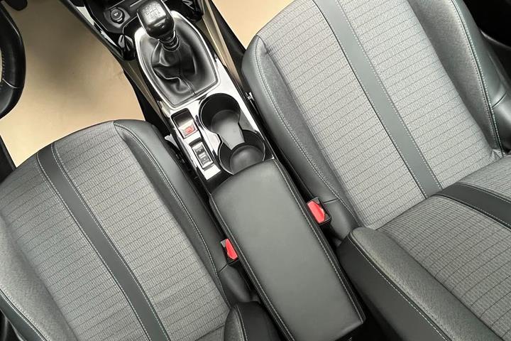 Hvid Peugeot 208 fra 2021