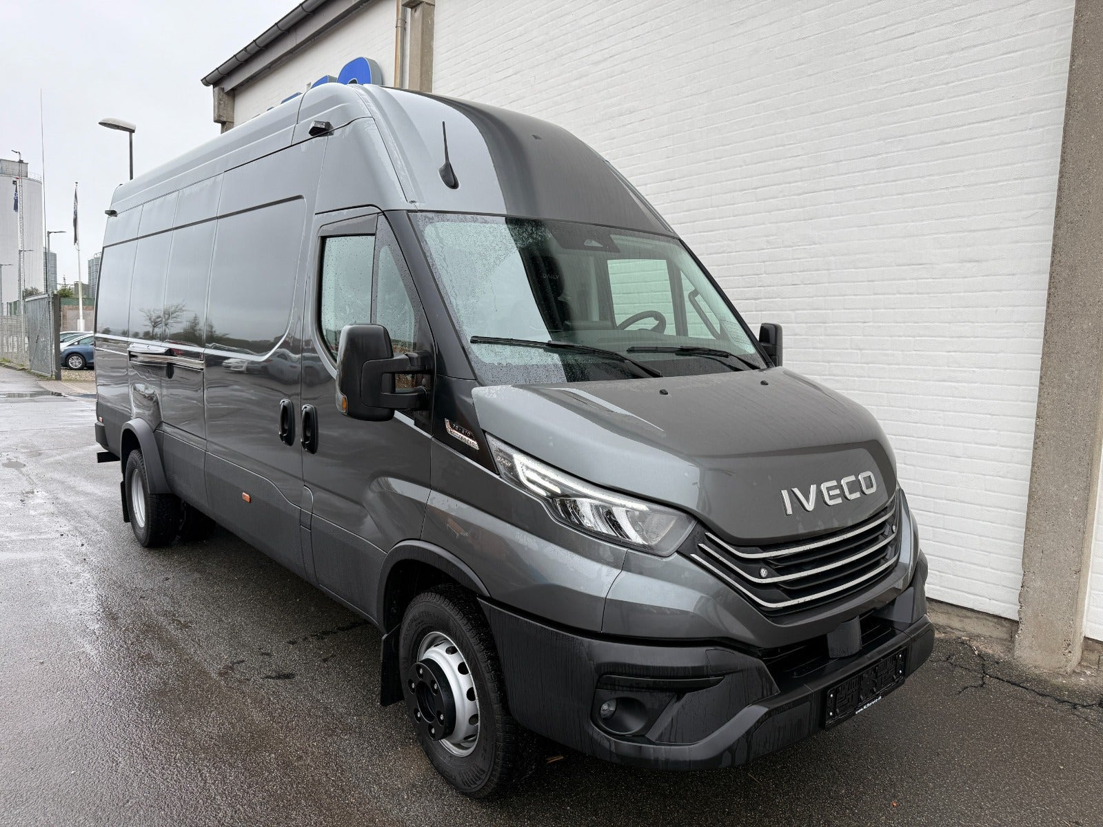 Grå Iveco Daily fra 2026