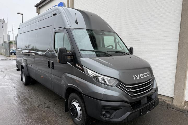Grå Iveco Daily fra 2026