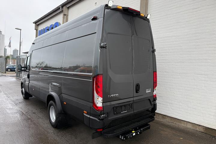 Grå Iveco Daily fra 2026