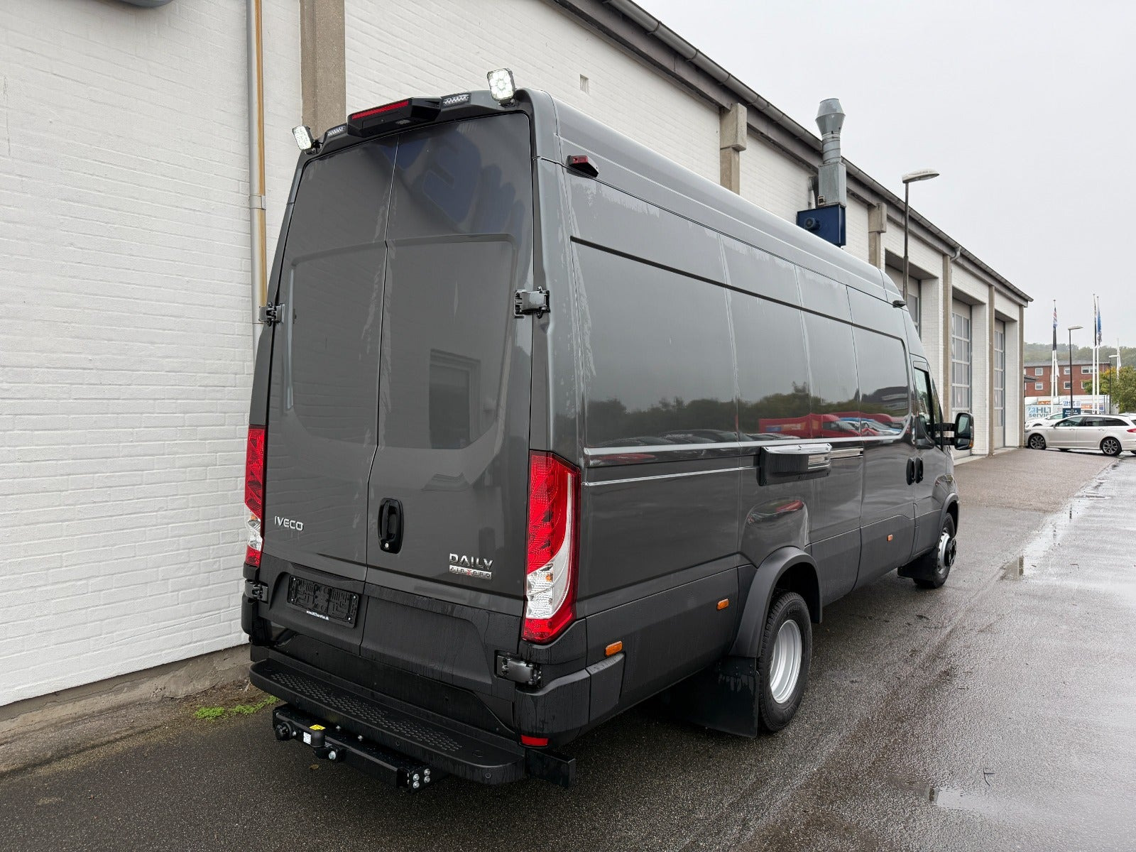Grå Iveco Daily fra 2026