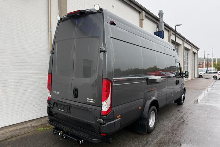Grå Iveco Daily fra 2026