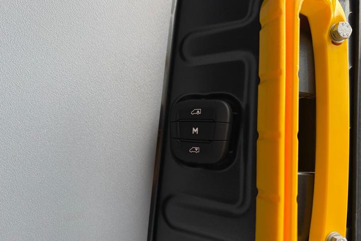 Grå Iveco Daily fra 2026