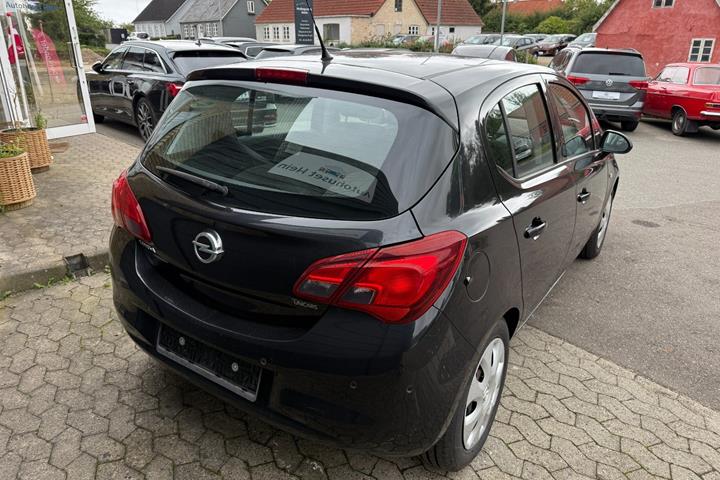 Sort Opel Corsa fra 2015