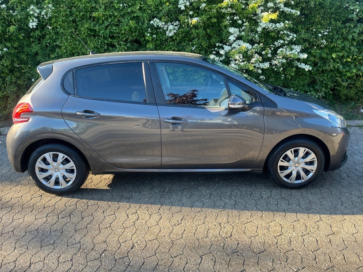 undefined Peugeot 208 fra 2018