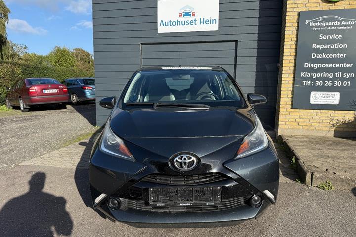 Grå Toyota Aygo fra 2017