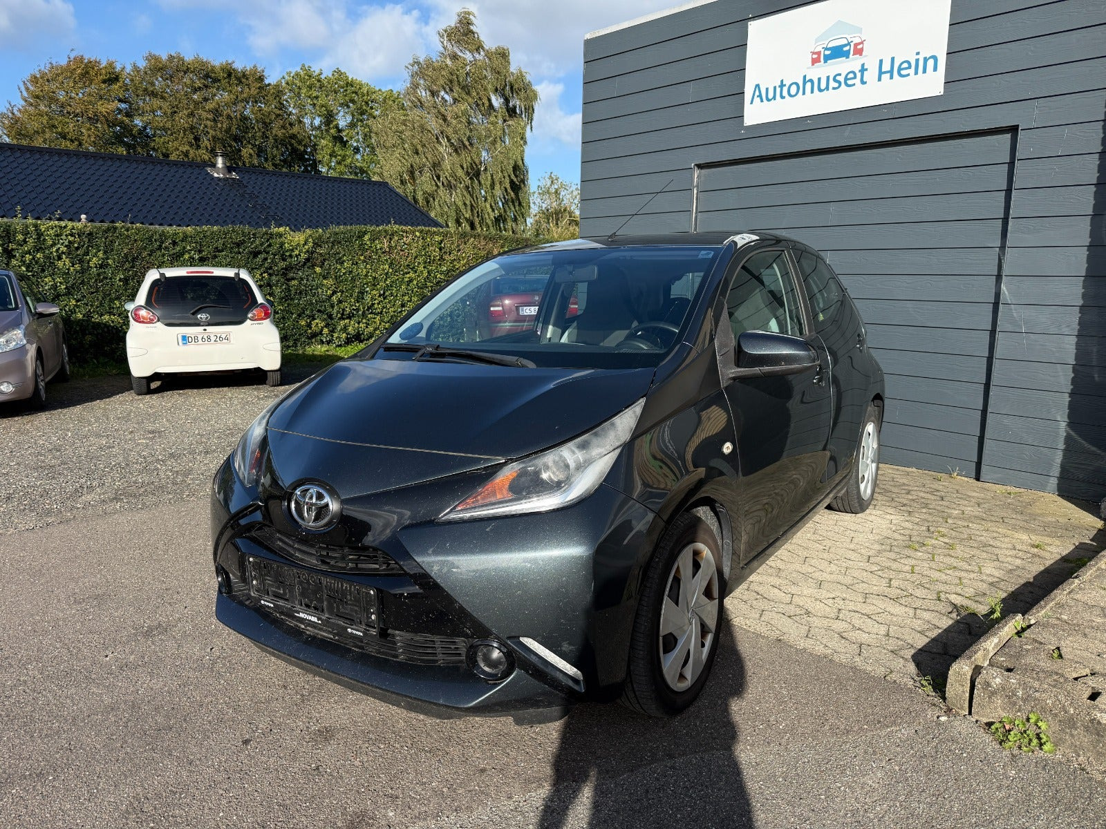 Grå Toyota Aygo fra 2017