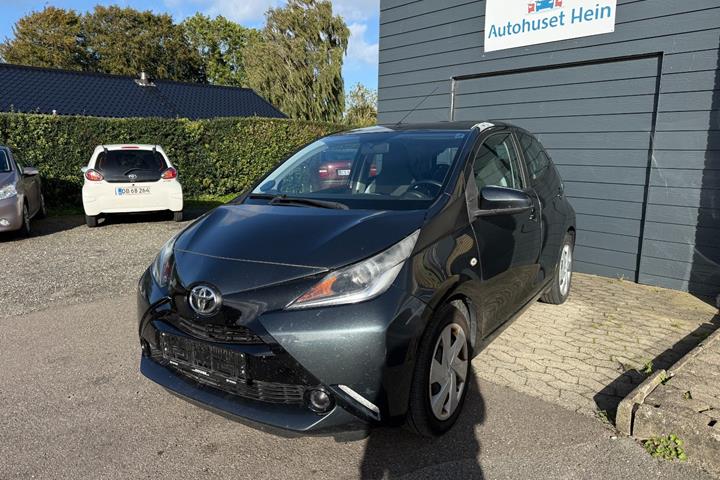 Grå Toyota Aygo fra 2017
