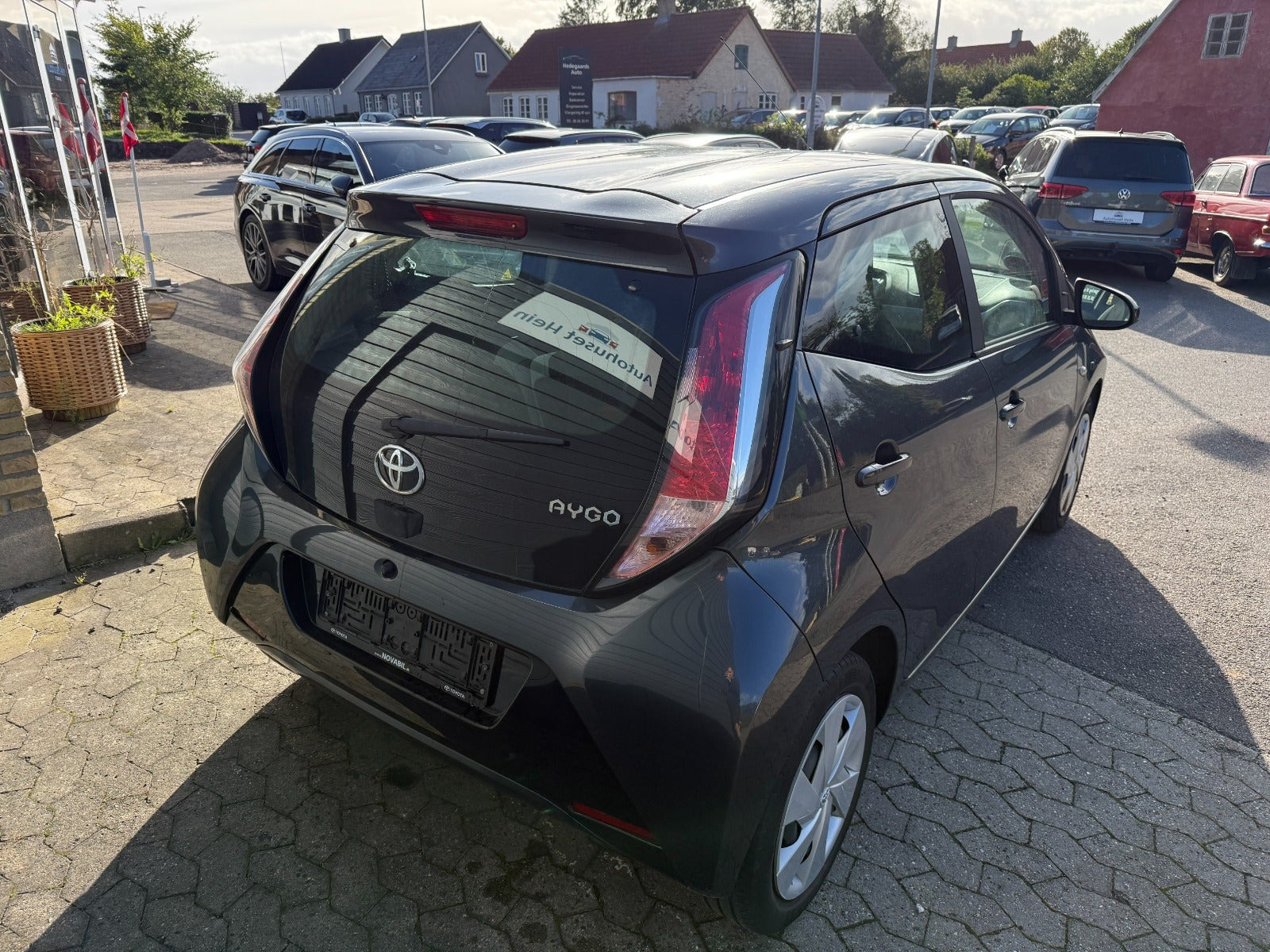 Grå Toyota Aygo fra 2017