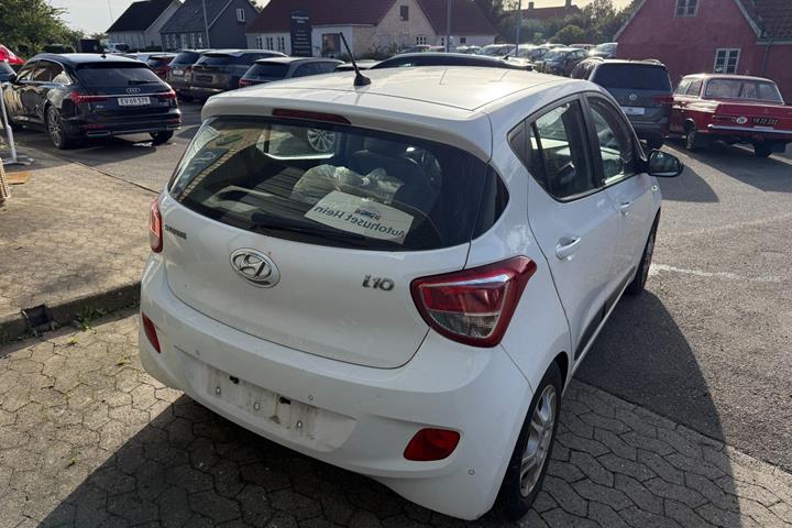 Hvid Hyundai i10 fra 2015