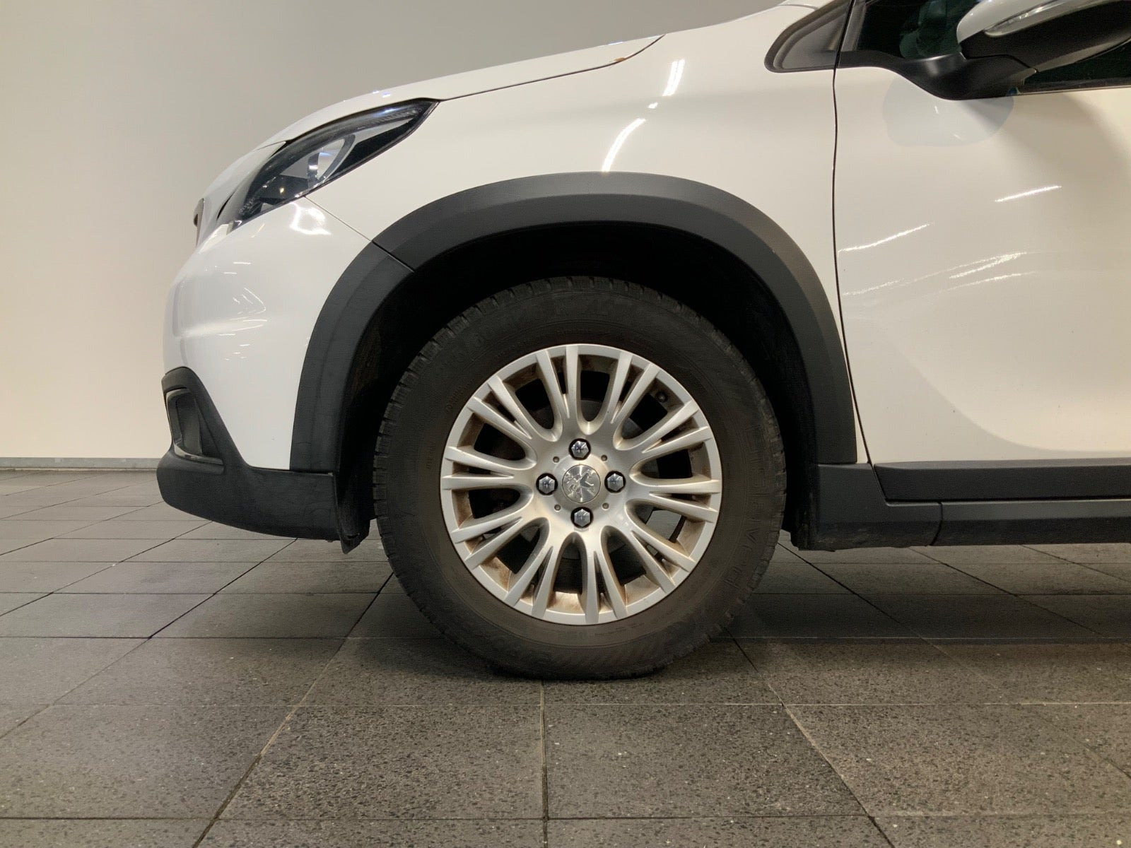 Hvid Peugeot 2008 fra 2017