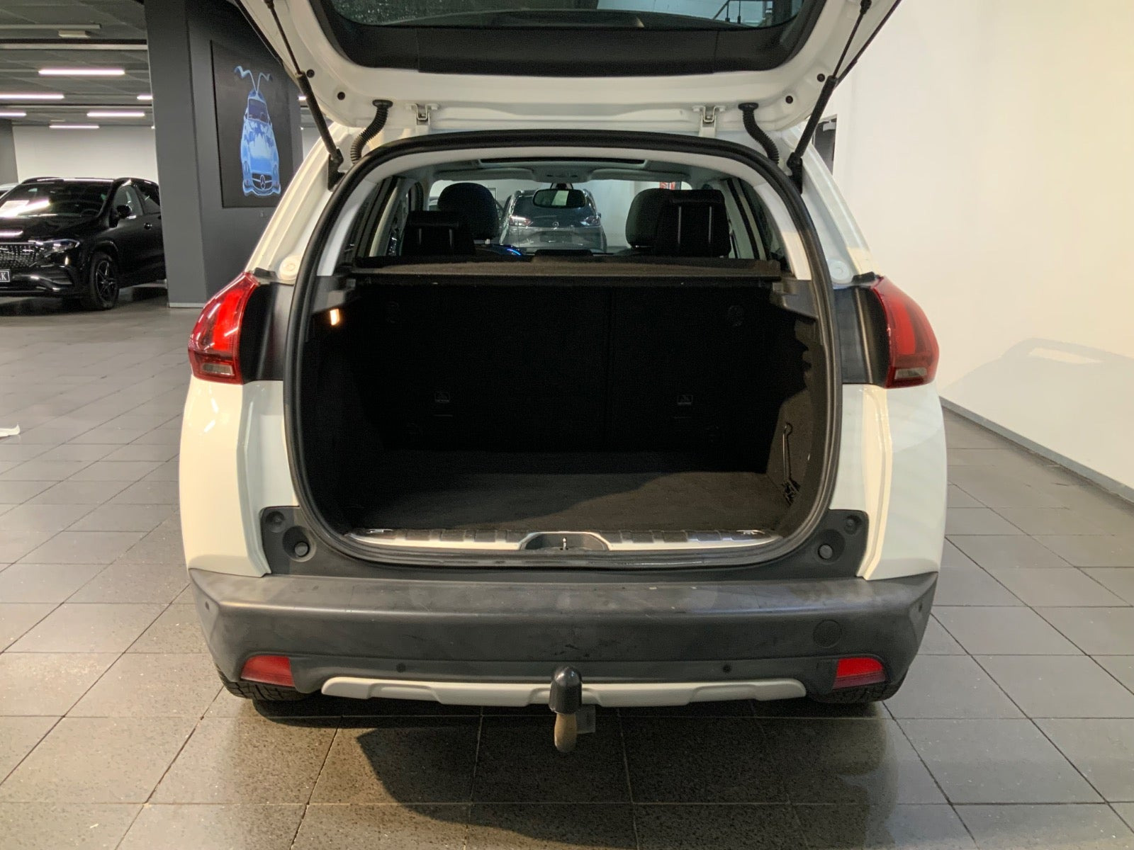 Hvid Peugeot 2008 fra 2017
